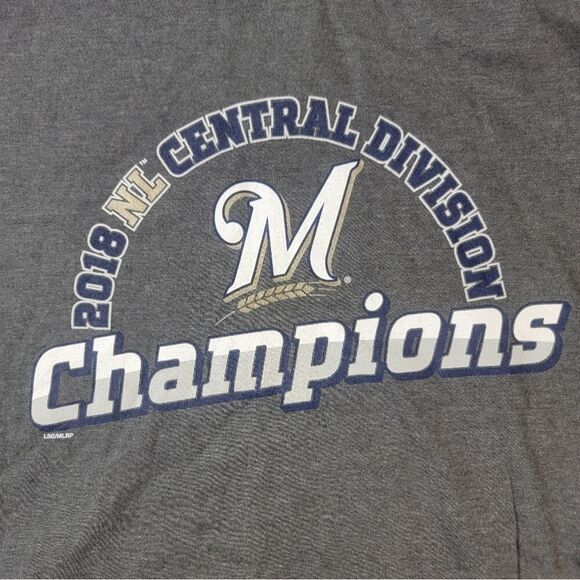 Mens Size Medium M.L.B Authentic Milwaukee Brewers 2018 Champions T Shirt NWT - Picture 1 of 10